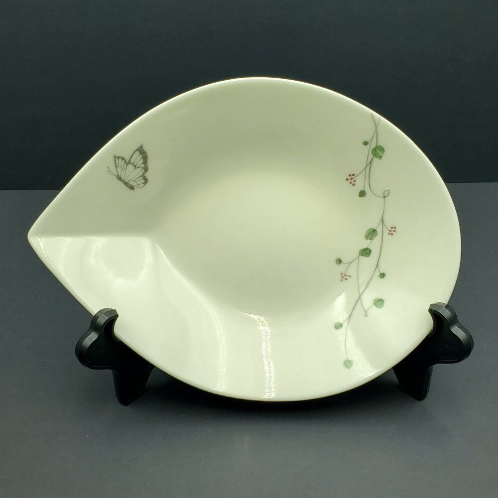 Kotobuki Spouted Bowl Made in Japan Floral Butterfly Serving Bowl
